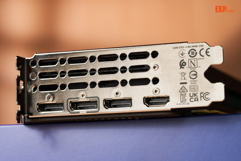 Intel Arc B580 Limited Edition : Premières impressions sur la nouvelle carte graphique Xe2 Battlemage 6 intel arc b580 01