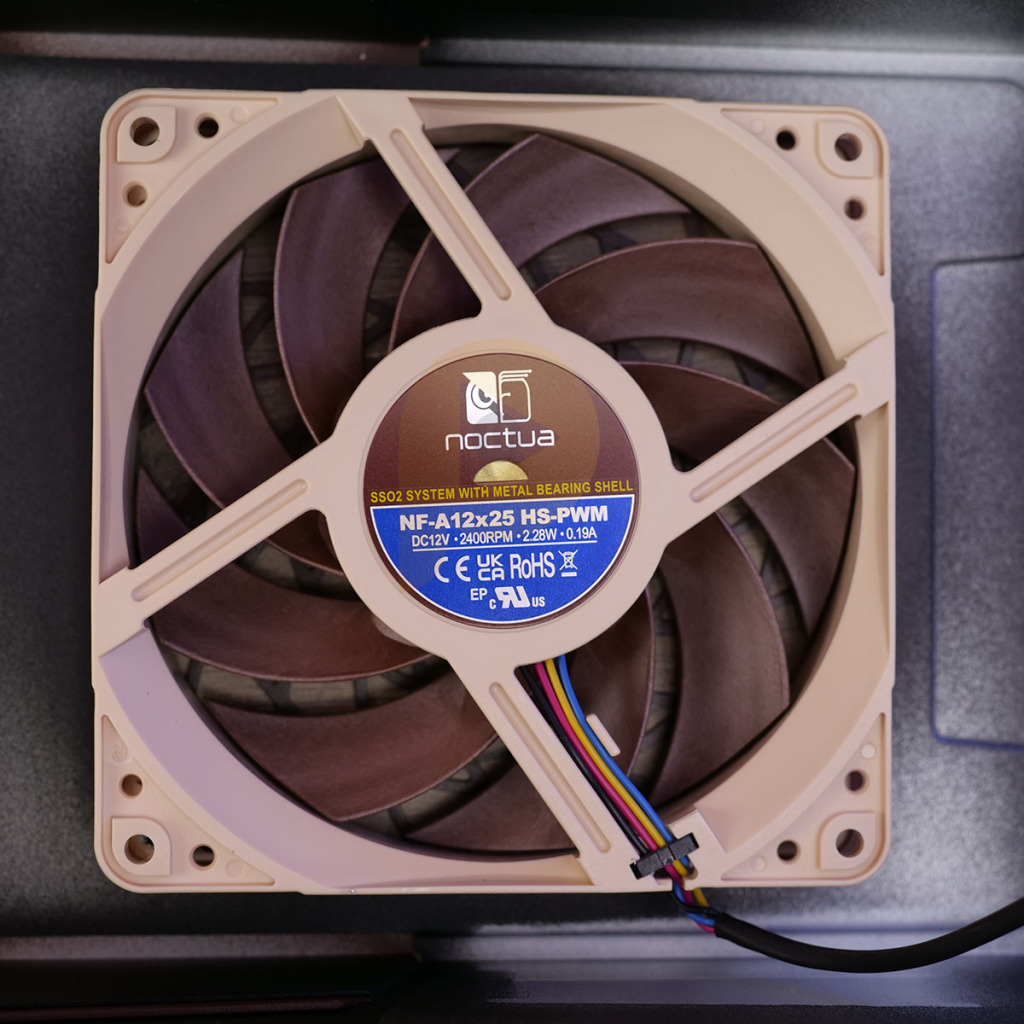prime tx 1600 noctua nf a12x25 hs pwm