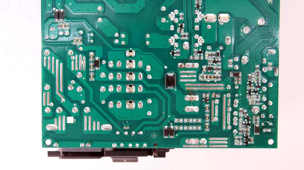 seasonic prime tx 1600 noctua edition 25 main PCB3 2
