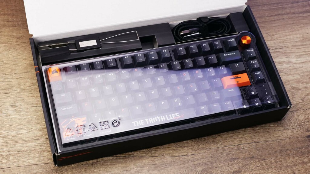 unboxing corsair k65 plus wireless call of duty 03