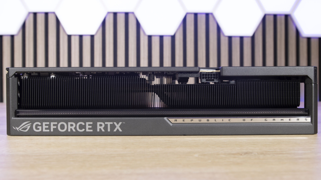 ASUS ROG Astral RTX 5080 OC tranche supérieure