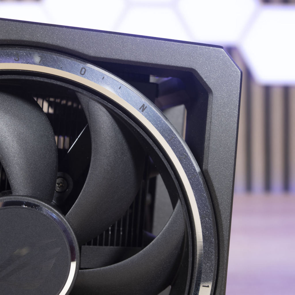 ASUS ROG Astral RTX 5080 OC troisième ventilateur 2
