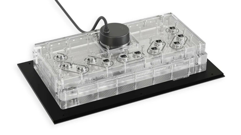 Alphacool présente l'Apex Distro Plate pour le boîtier Dark Base Pro 901 5 Alphacool Apex Distro Plate pompe