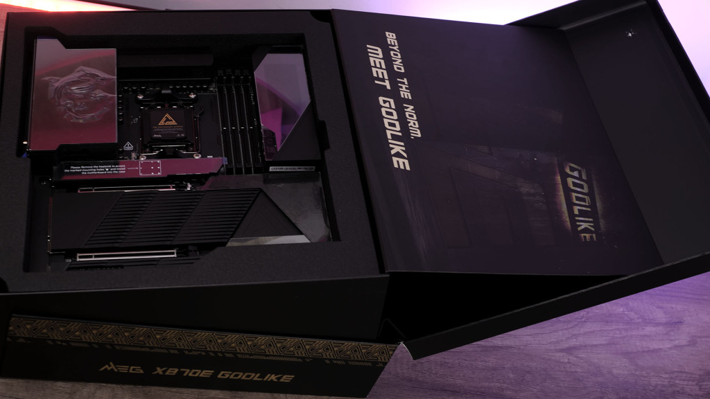 MSI MEG X870E GODLIKE box 03