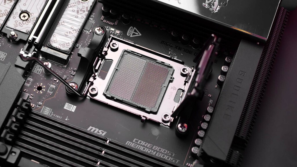 Les cartes mères MSI X870E prennent désormais en charge les processeurs AMD Ryzen 9 9950X3D et 9900X3D 7 MSI MEG X870E GODLIKE socket