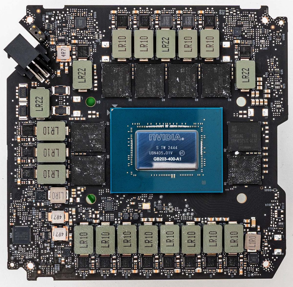 Review de la GeForce RTX 5080 FE : une carte en demi-teinte ? 2 RTX 5080 Fe pcb