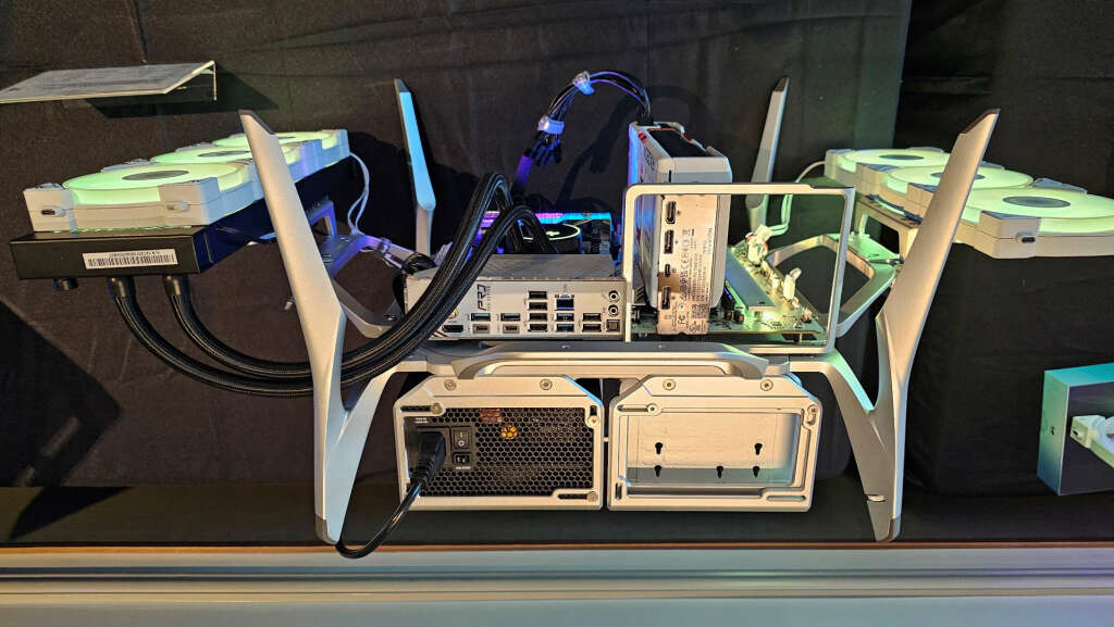 Découvrez les nouveautés InWin au CES 2025 6 inwin shift ces 2025 02