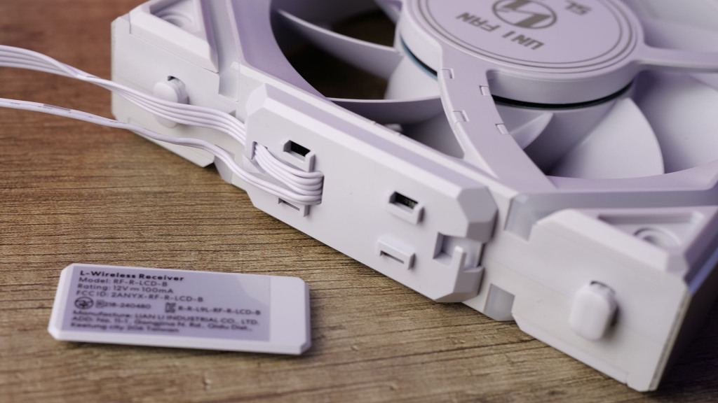 uni fan sl wirekess lcd 120 20