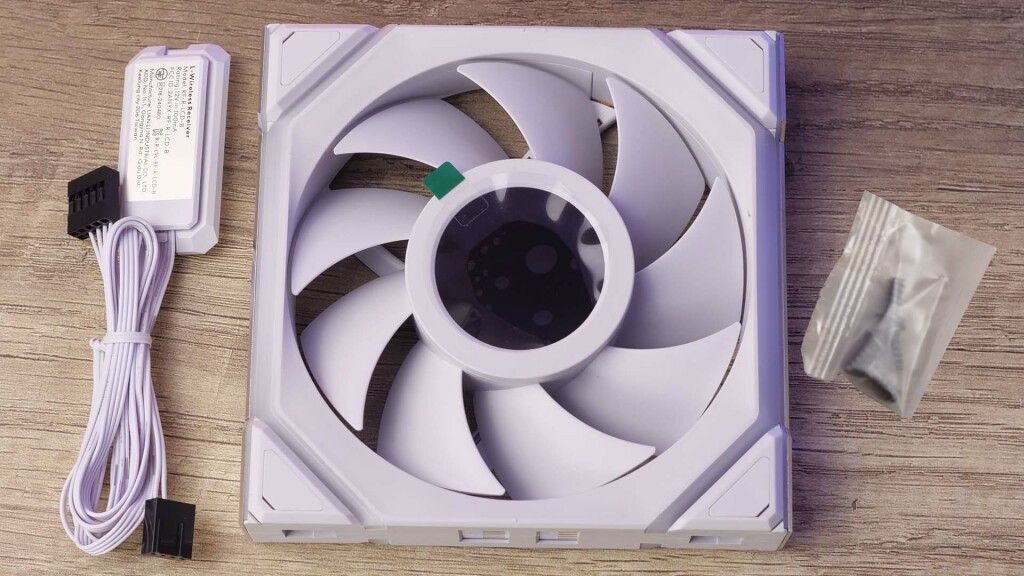 uni fan sl wirekess lcd 120 unboxibng 04