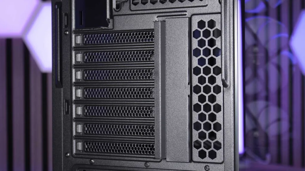 ENDORFY Arx 700 ARGB cache vis