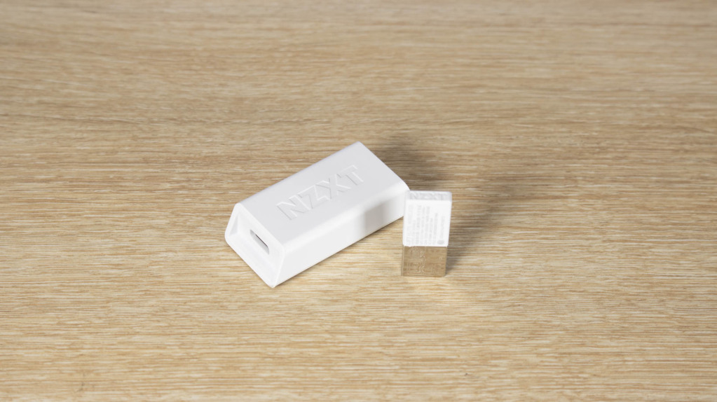 NZXT Lift ELITE Wireless dongle