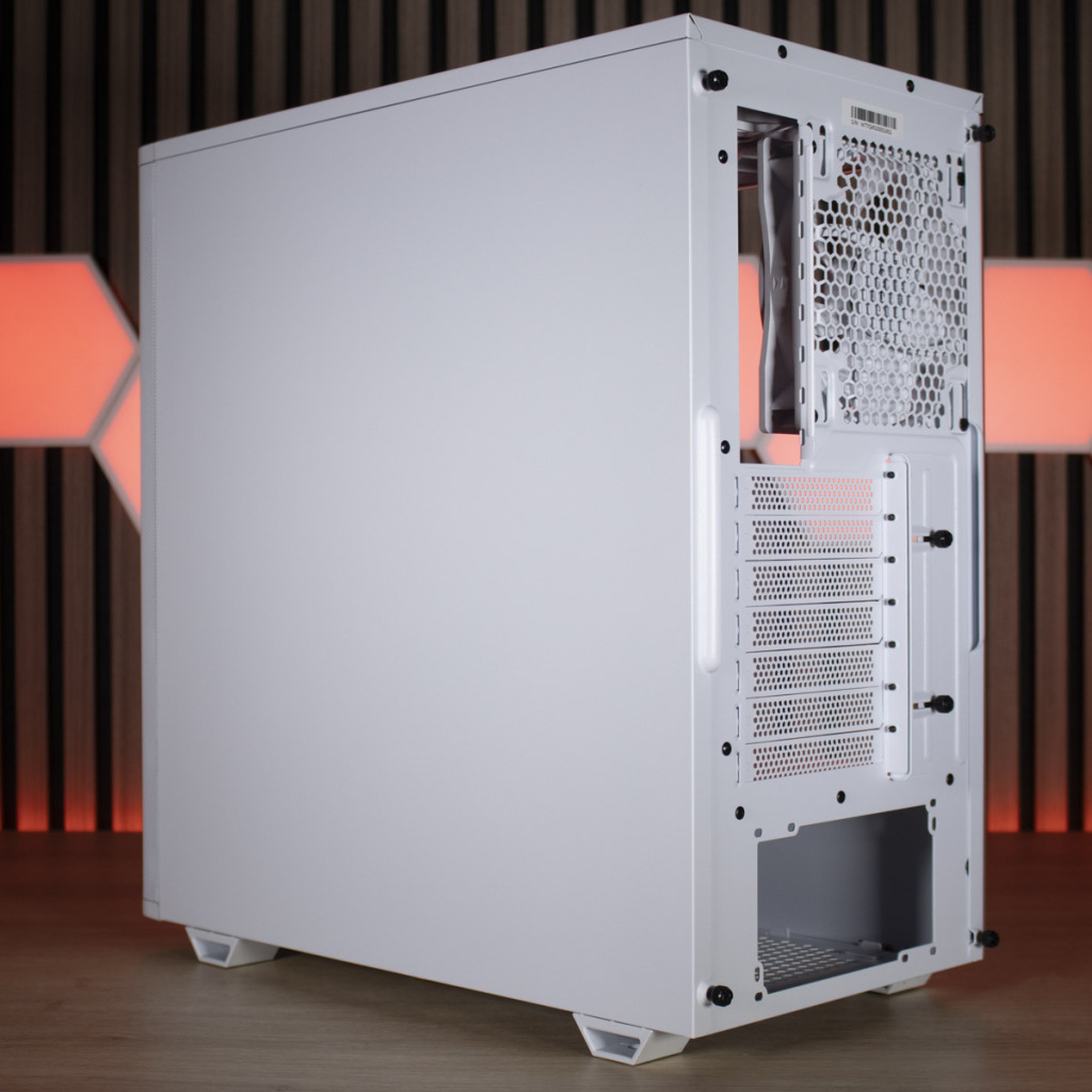 be quiet! Pure Base 501 DX trois quarts arrière