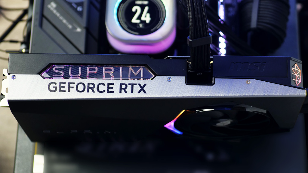 msi geforce rtx 5090 32g suprim liquid soc RGb