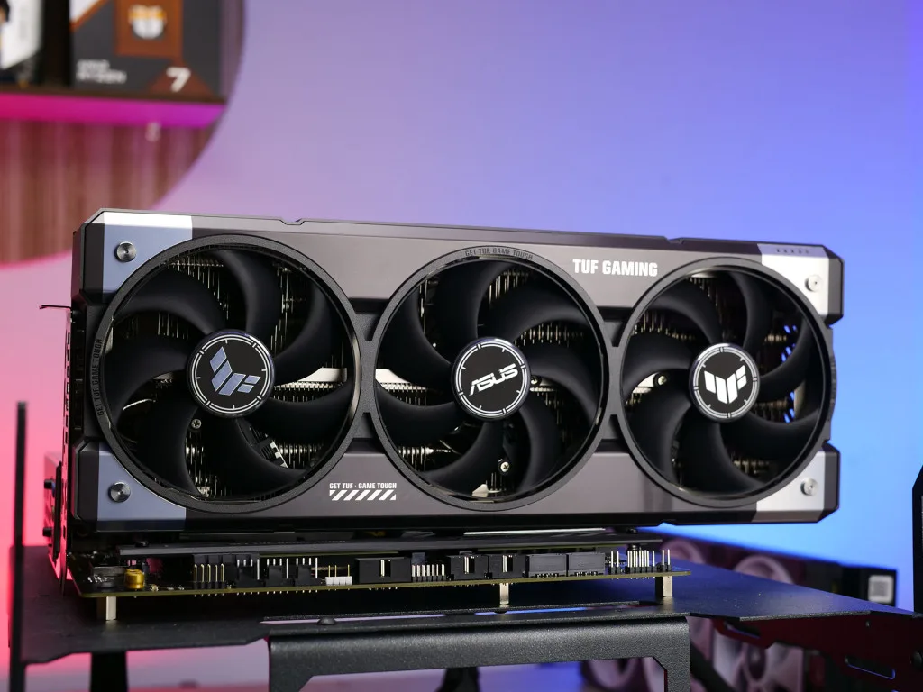 test TUF Gaming GeForce RTX 5080 OC 02