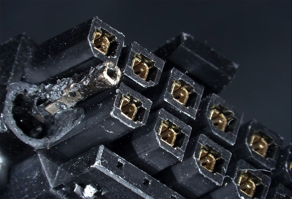 NVIDIA GeForce RTX 5090 rappelées en Europe : info ou intox ? 2 12VHPWR burned connector 5090