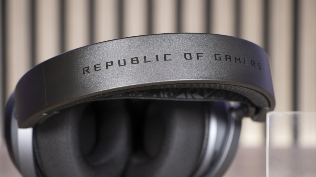 ASUS ROG PELTA inscription bandeau