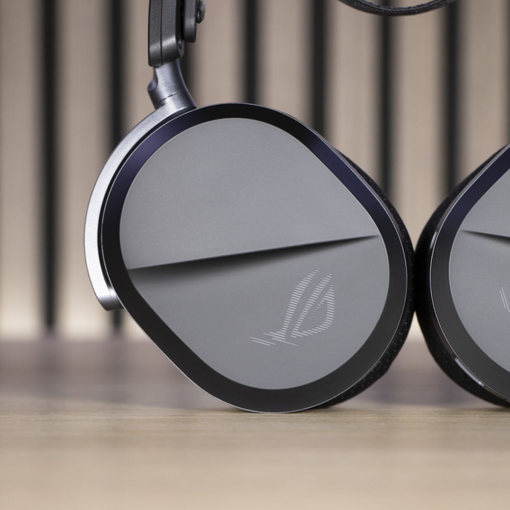 ASUS ROG PELTA oreillettes face