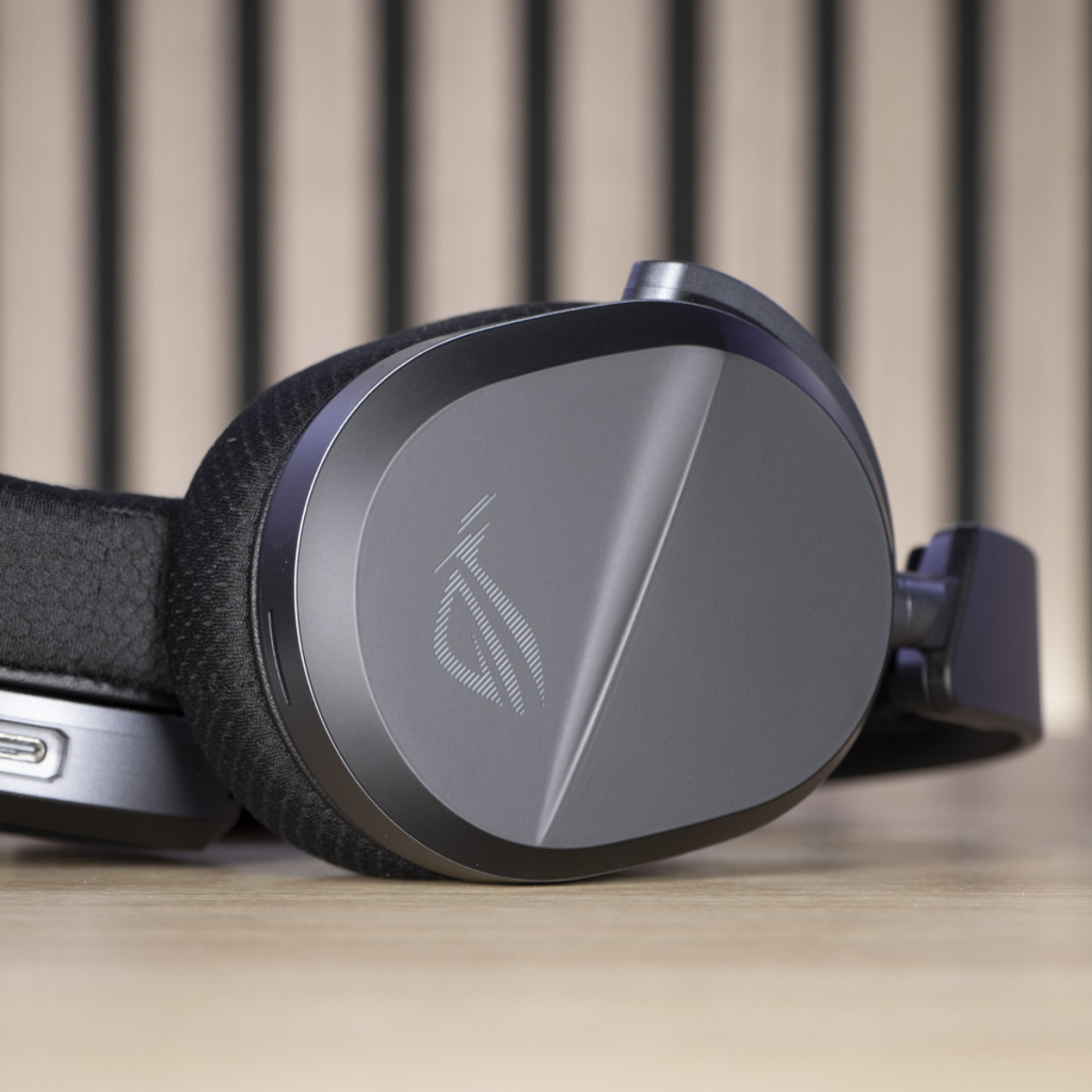 ASUS ROG PELTA oreillettes logo