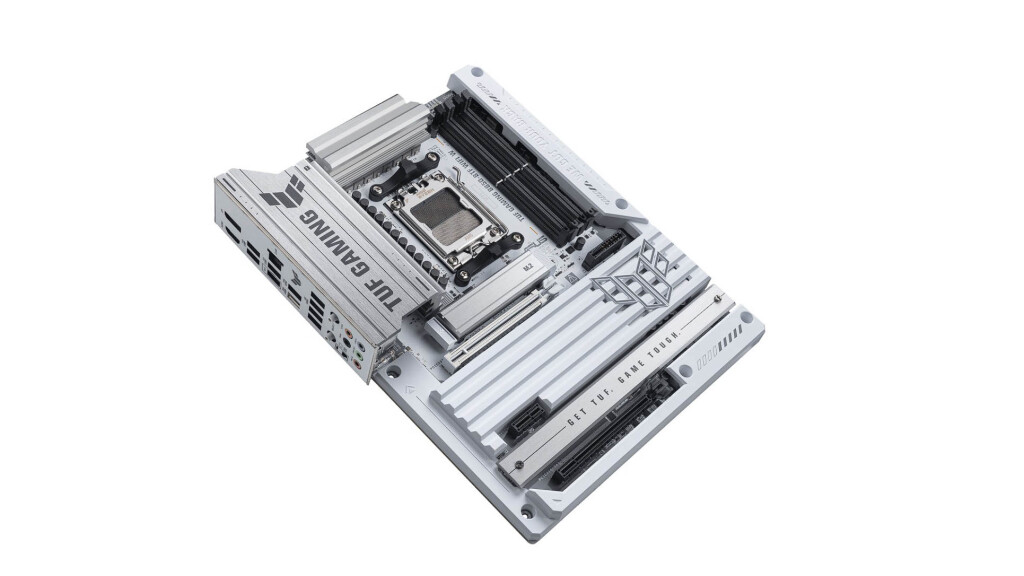 ASUS TUF Gaming B850-BTF WIFI W : première carte mère AMD BTF 3 Carte ASUS B850-BTF côté