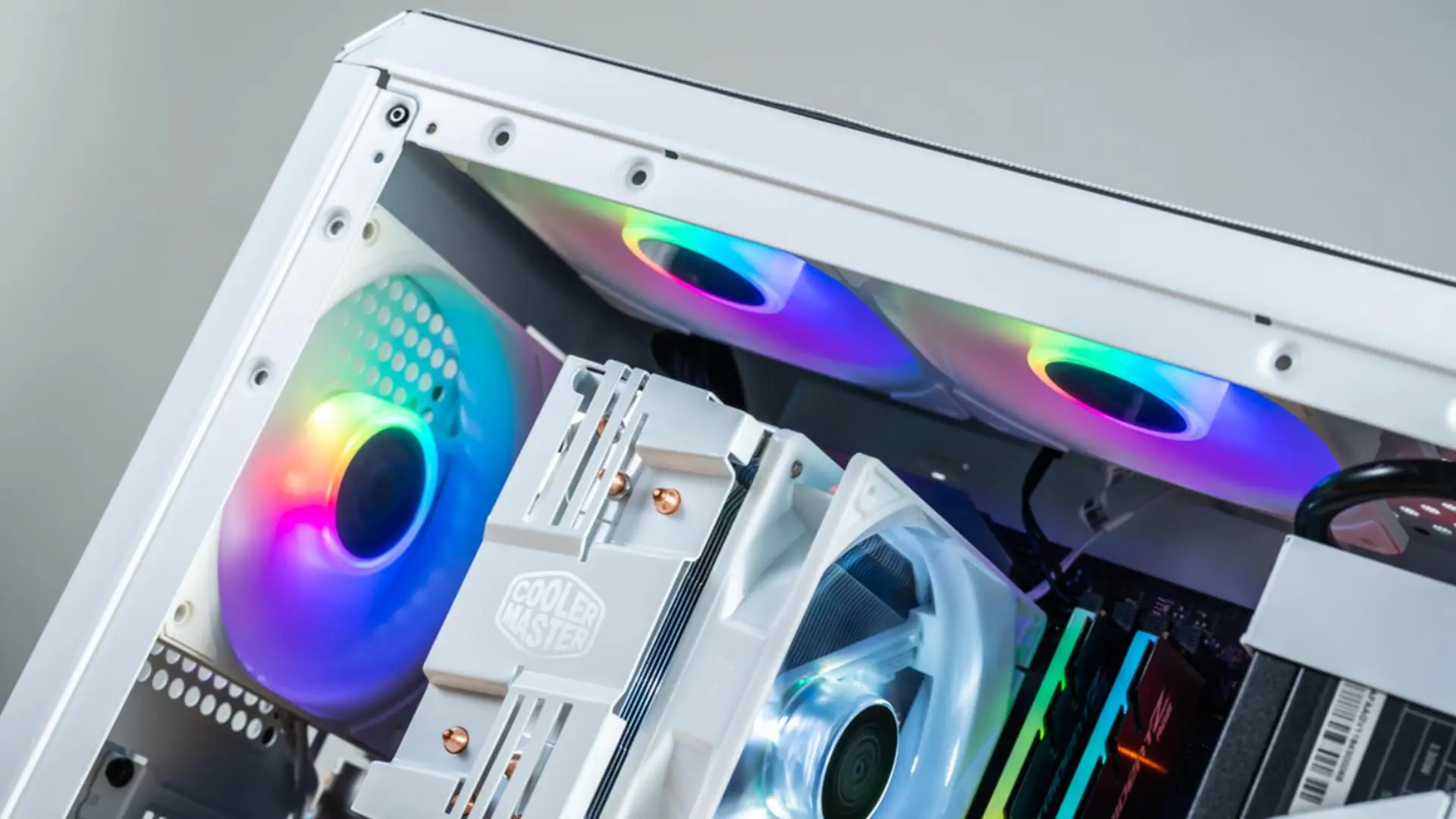 Cooler Master présente de nouveaux boîtiers PC, des solutions de refroidissement et des alimentations 7 Cooler Master Hyper SickleFlow Edge