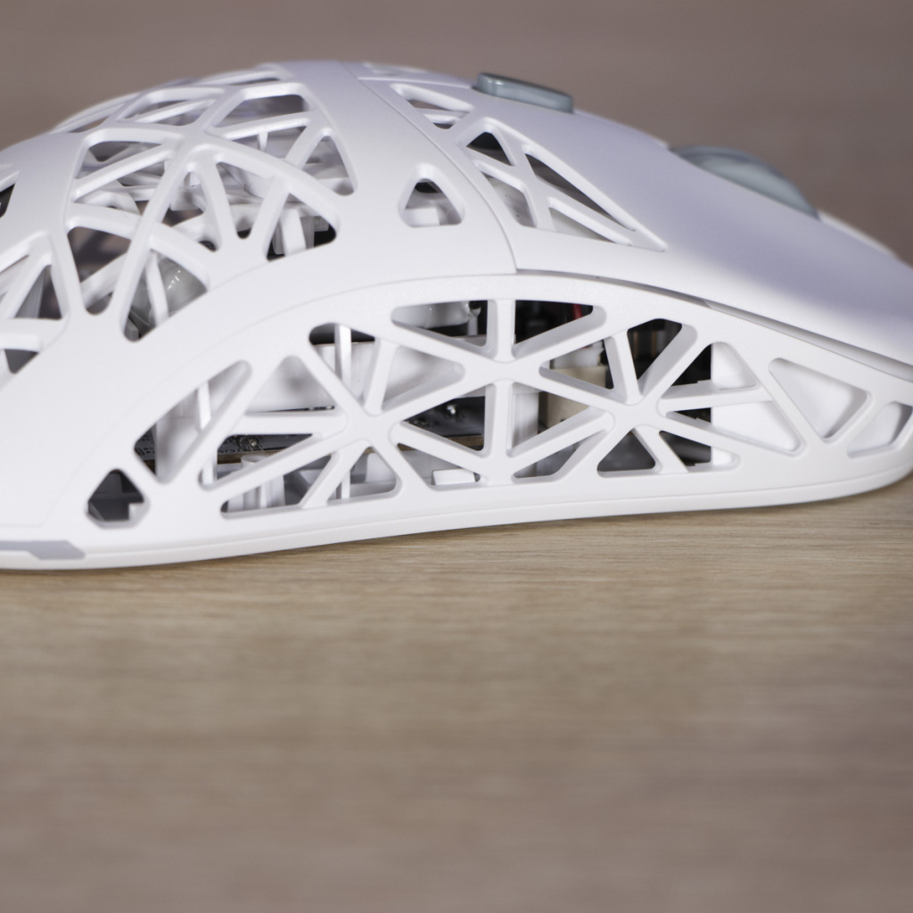 ENDORFY LIV Plus Wireless Onyx White côté droit