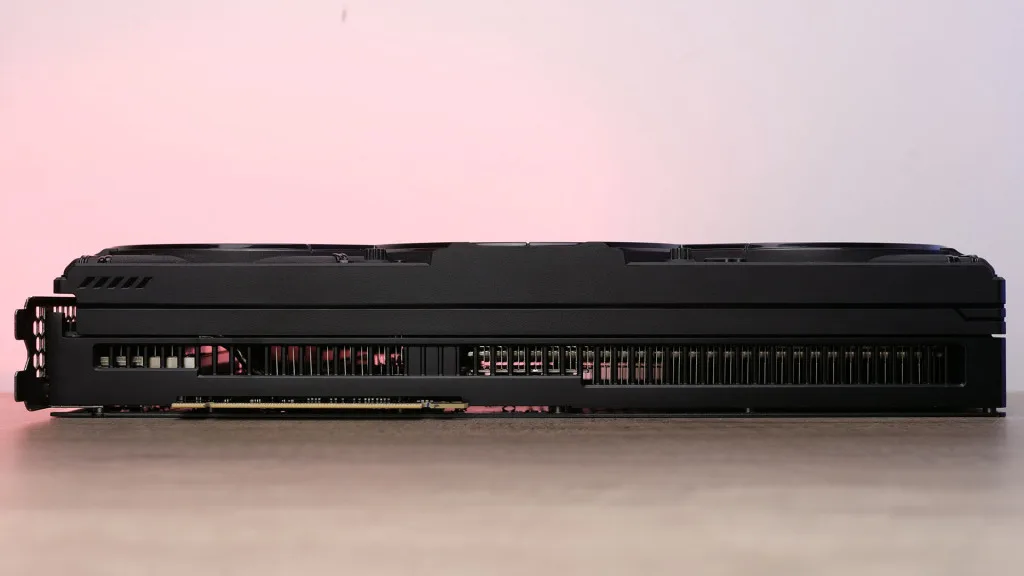 GeForce RTX 5070 GamingPro 08