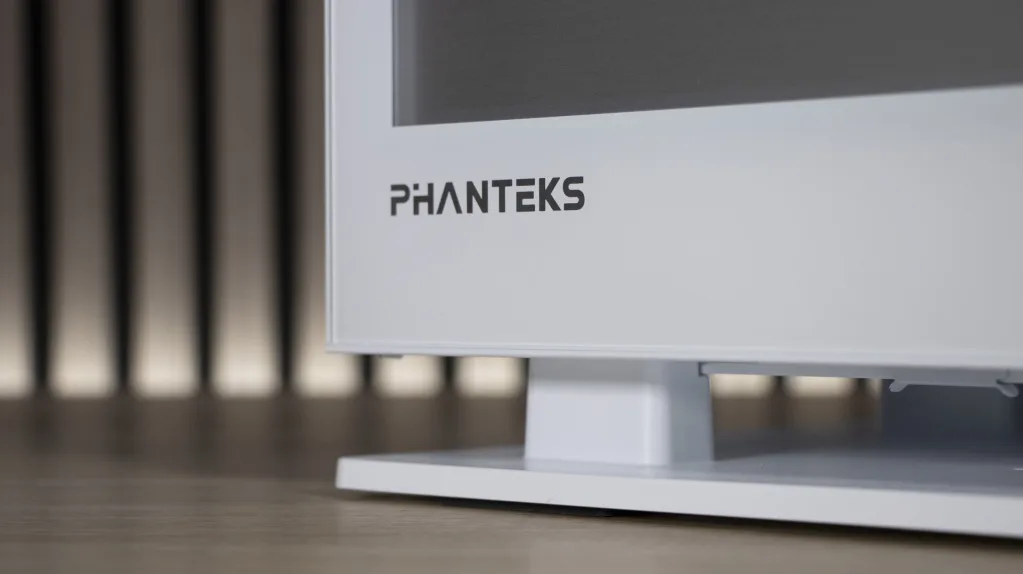 PHANTEKS Evolv X2 marque paroi gauche