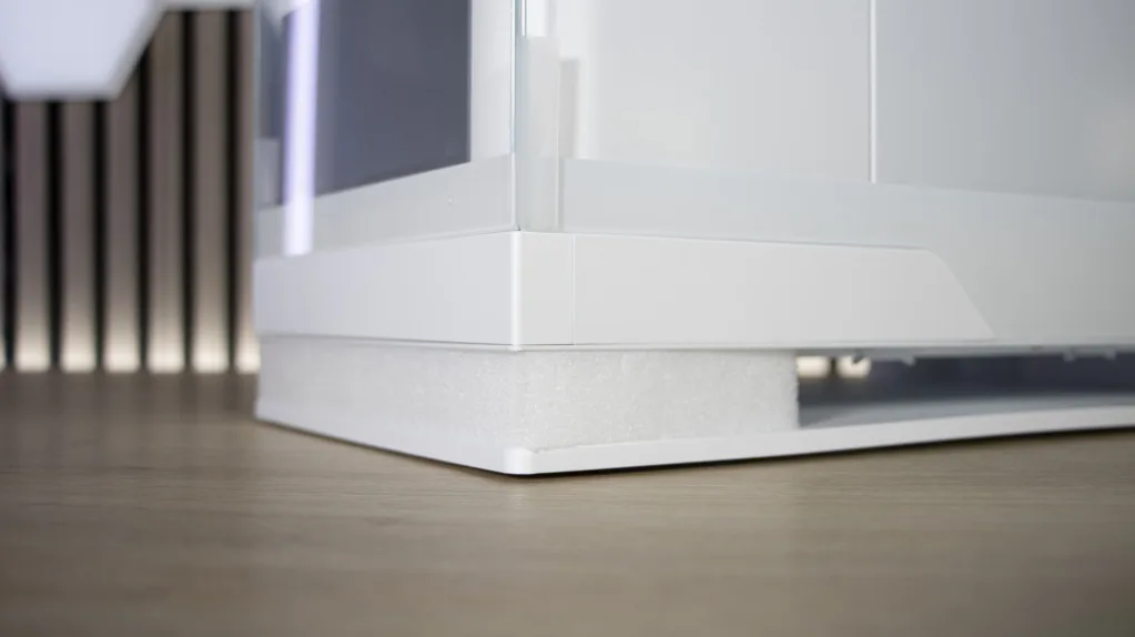 PHANTEKS Evolv X2 protection pieds