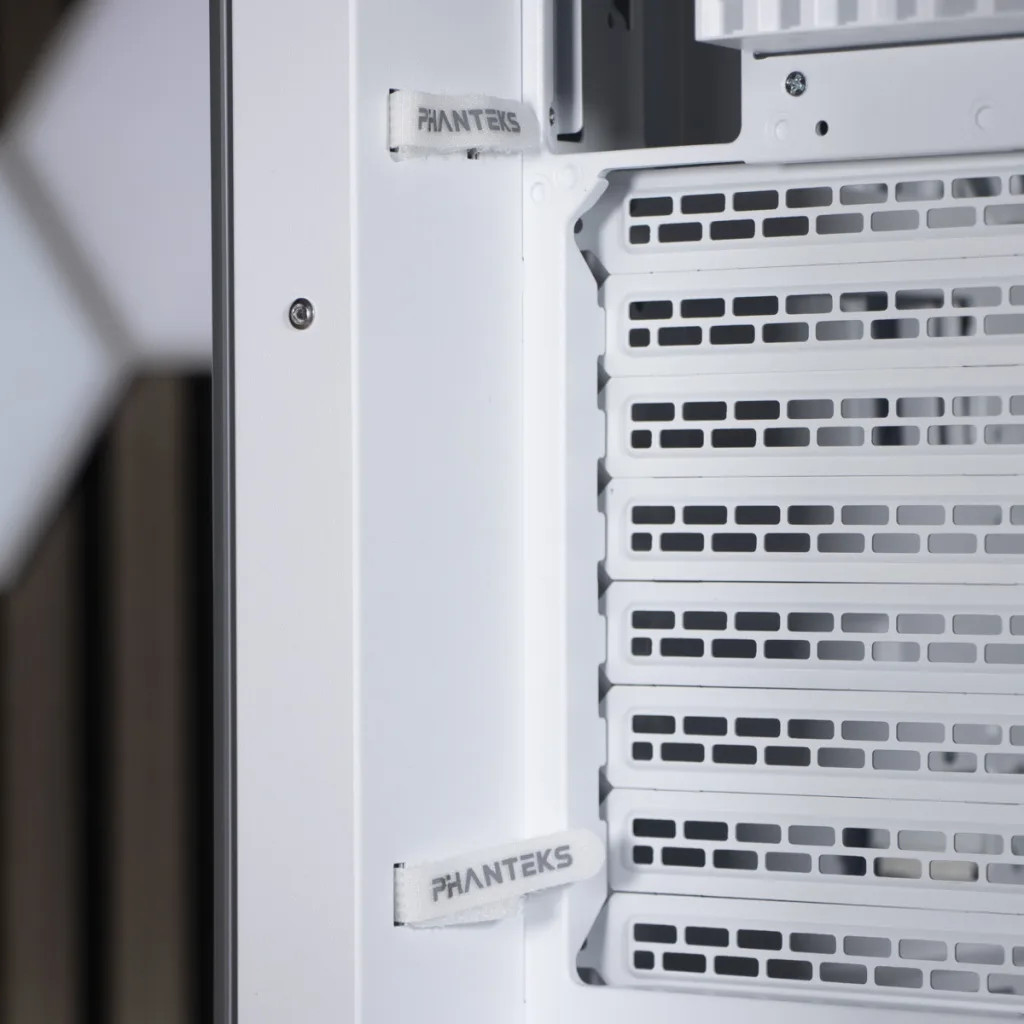 PHANTEKS Evolv X2 serre câbles velcro