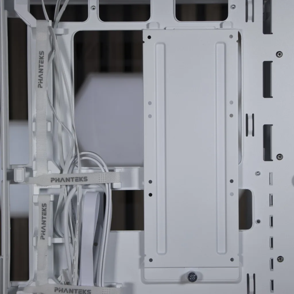 PHANTEKS Evolv X2 support SSD 1