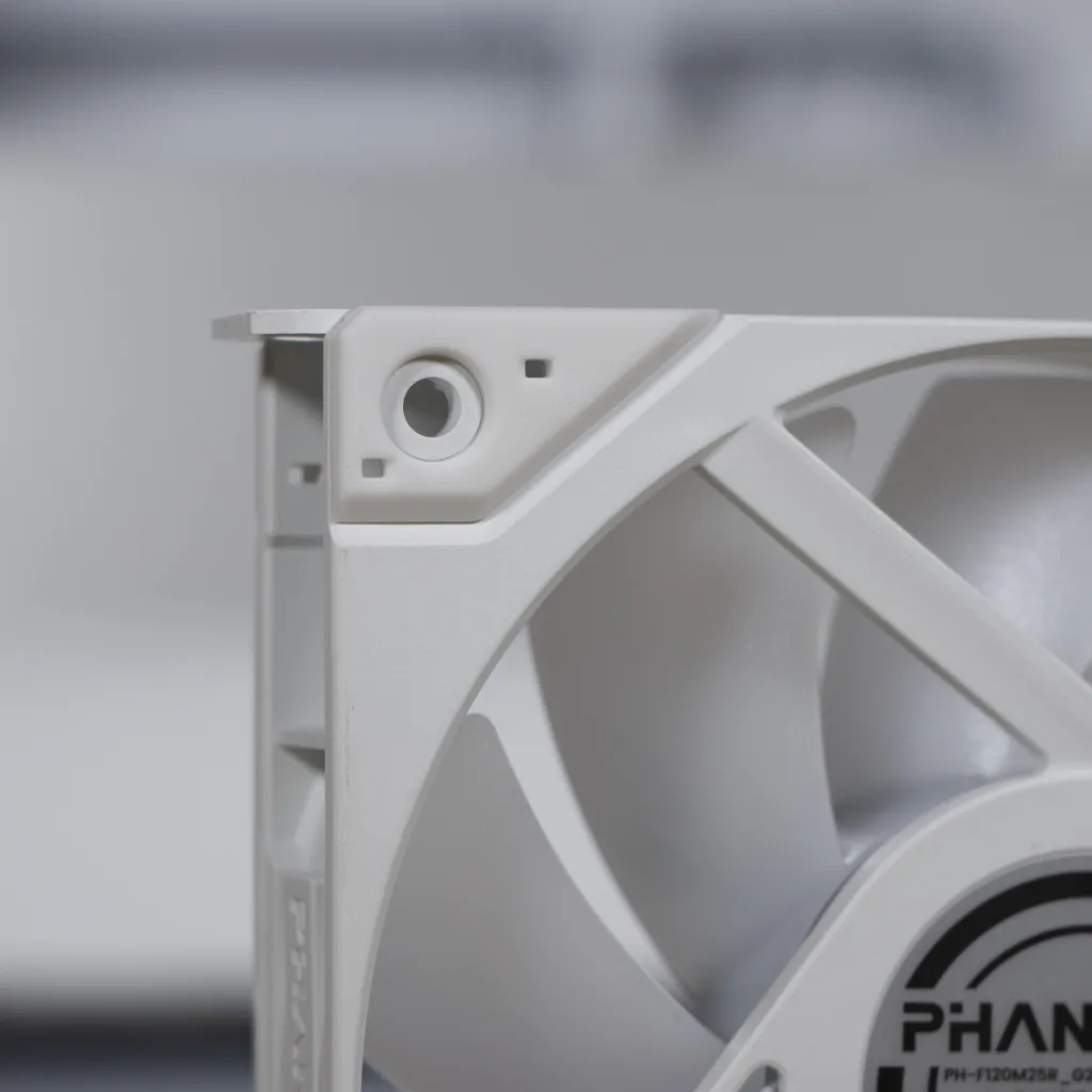 PHANTEKS M25 120 coins