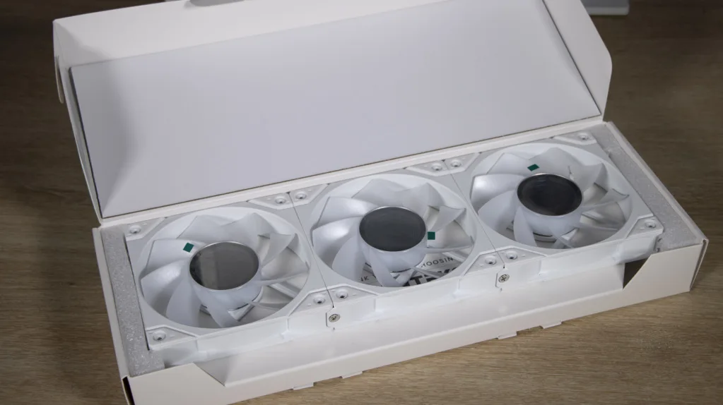 PHANTEKS M25 120 déballage