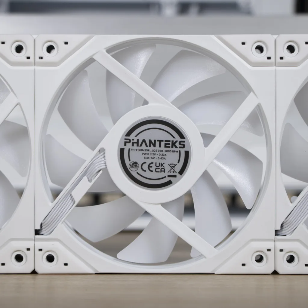 PHANTEKS M25 120 face arrière