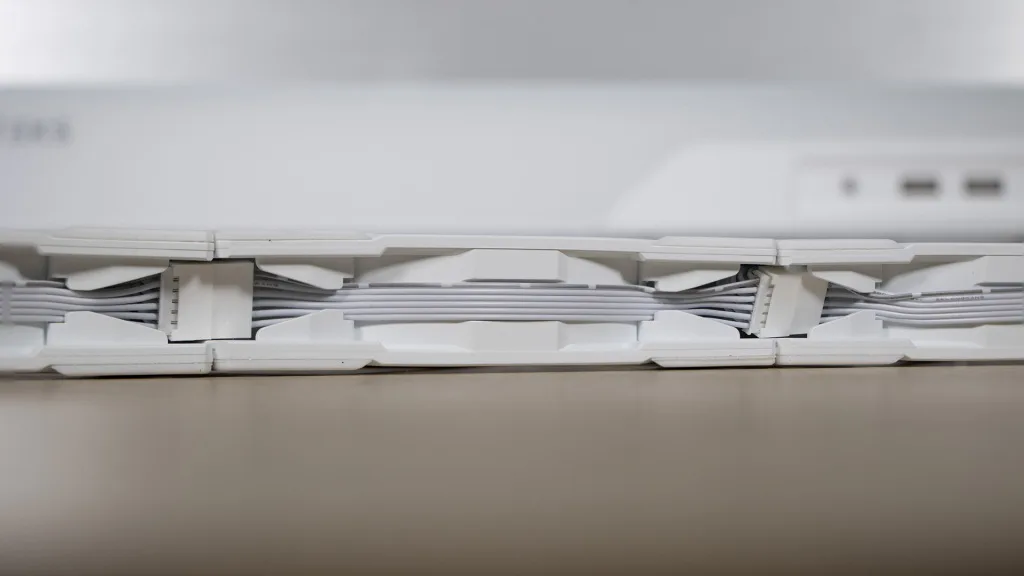 PHANTEKS M25 120 passage câbles