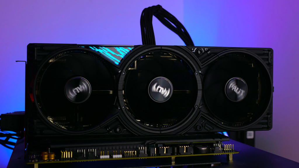 RTX 5060 Ti vs RTX 5070 : Laquelle choisir en 2025 ? 5 Test Palit GeForce RTX 5070 GamingPro oc 03