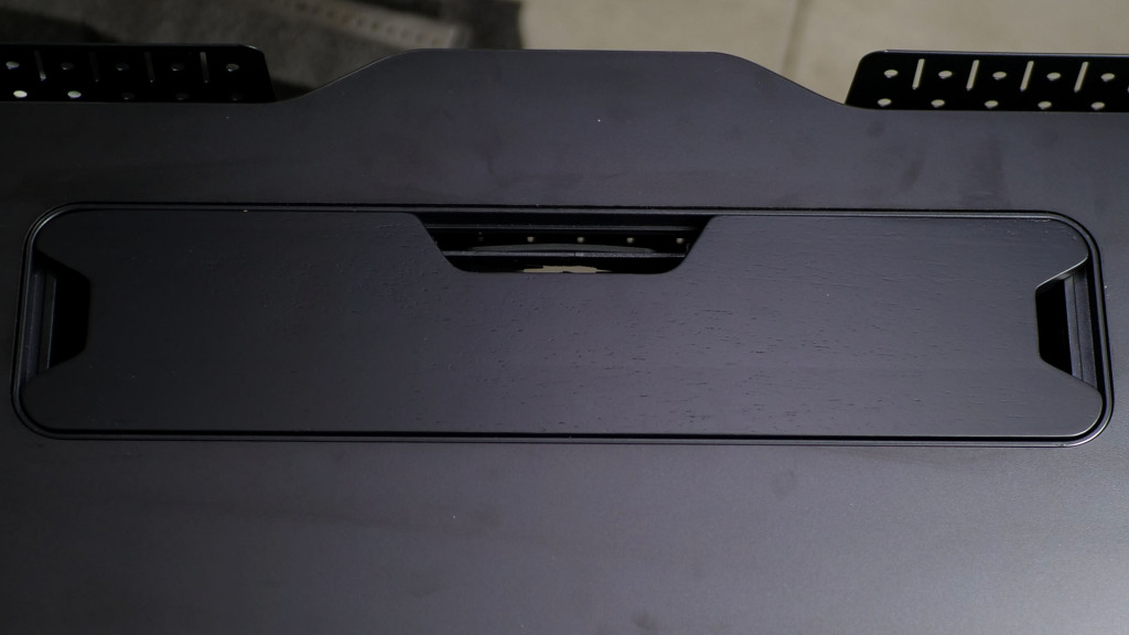 corsair platform4 elevate montage pannier écran 02