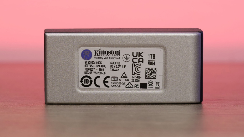 Test Kingston XS2000 : Un SSD portable toujours aussi rapide en 2025 7 kingston xs2000 1tb 02