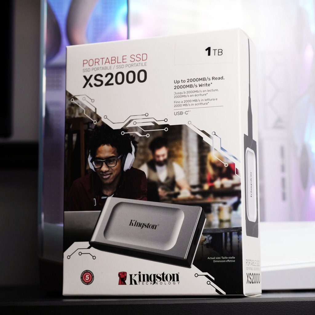 Test Kingston XS2000 : Un SSD portable toujours aussi rapide en 2025 2 kingston xs2000 1tb unboxing 01