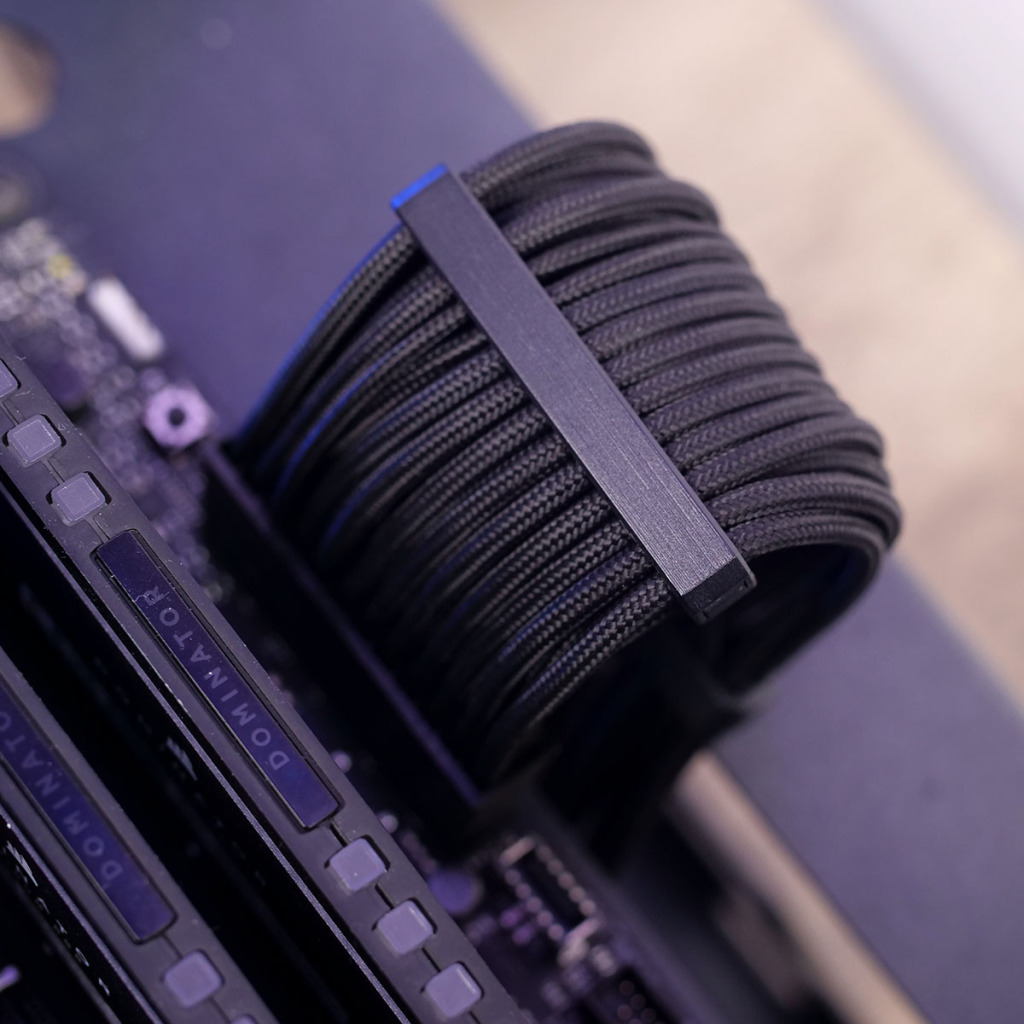 msi meg ai1600t pcie5 cables tressés 03