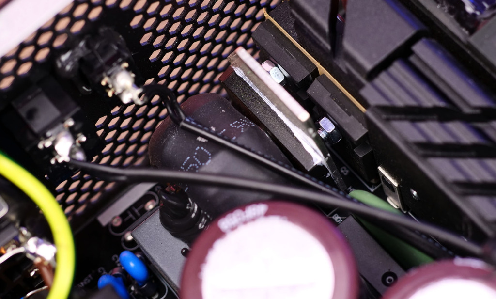msi meg ai1600t pcie5 pcb 03