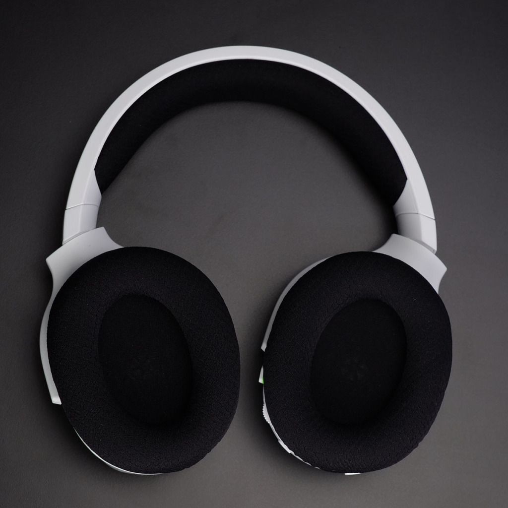 razer barracuda x chroma 02