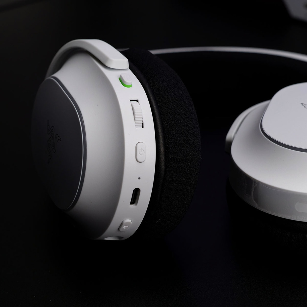 razer barracuda x chroma commandes 01