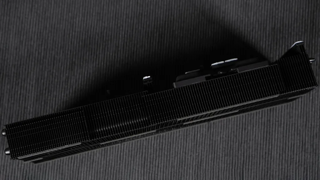 rog astral rtx 5080 oc rad 04