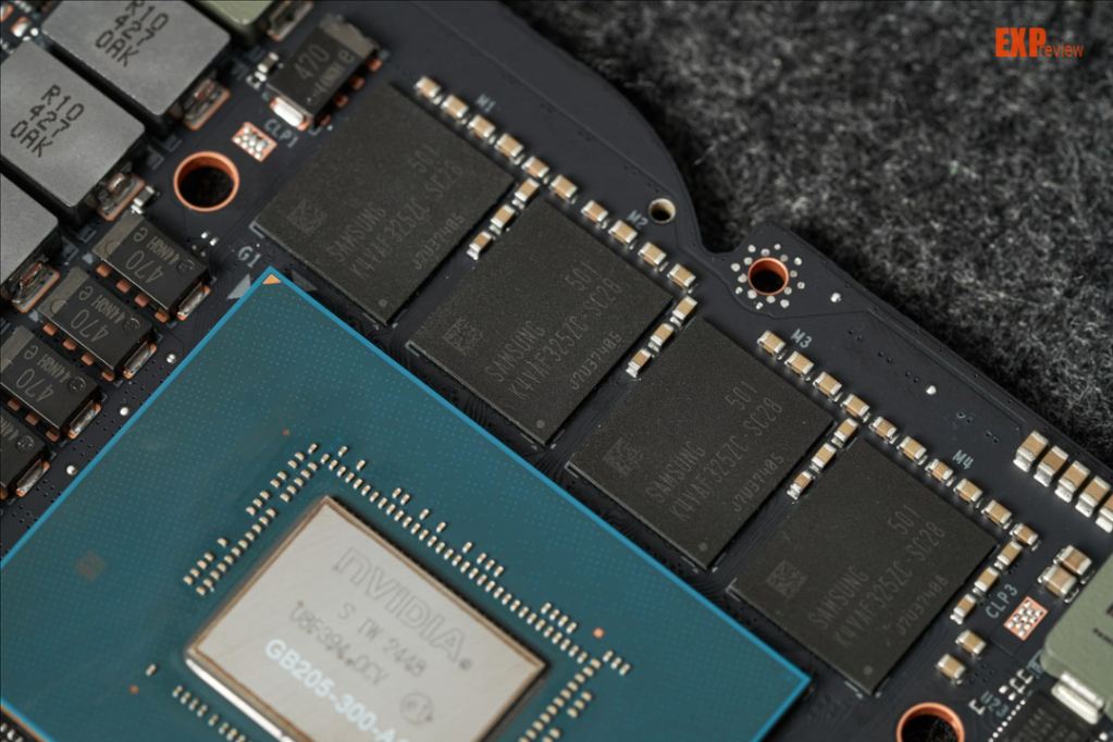 Les RTX 50 SUPER : un lancement prévu entre mars et mai 2026 3 rtx 5070 fe vram samsung