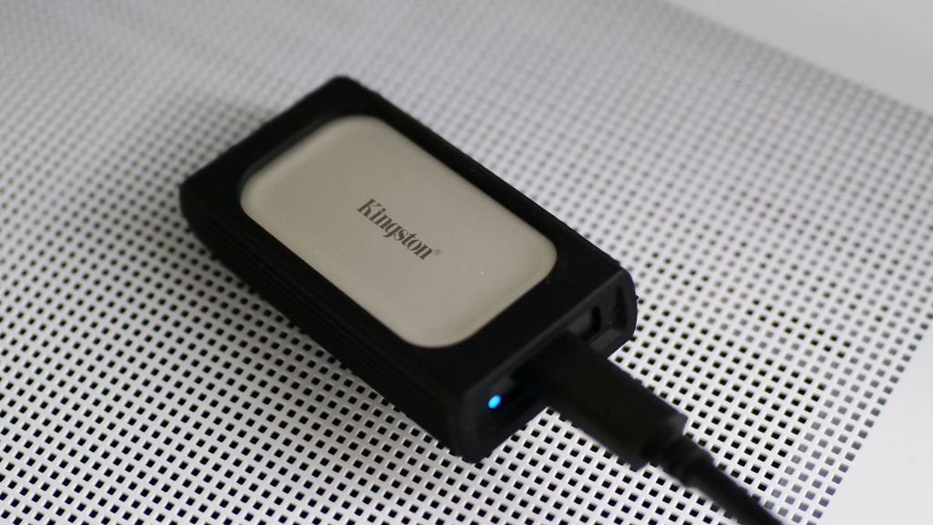 Test Kingston XS2000 : Un SSD portable toujours aussi rapide en 2025 15 test kingston xs2000 1tb 01