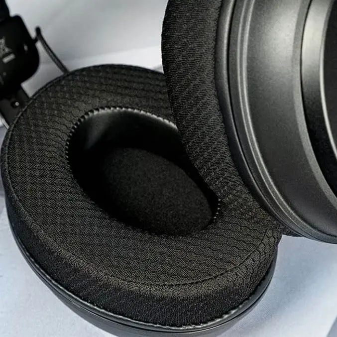 Casque gaming Sharkoon SKILLER SGH25 : design élégant, agréable à porter et des drivers de haute qualité 3 Casque gaming Sharkoon SKILLER SGH25 coussinets