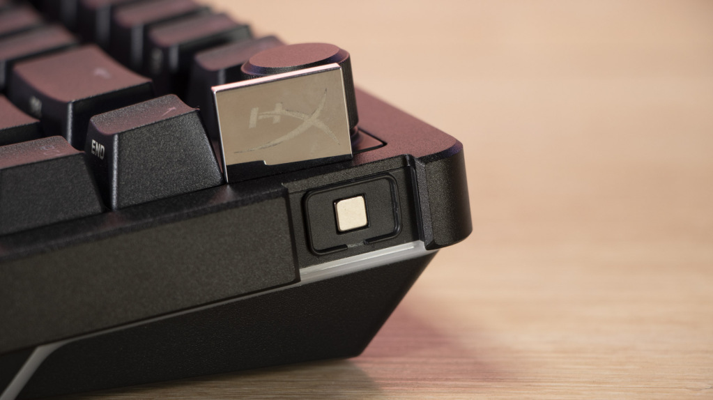 HyperX Alloy Rise 75 badge amovible