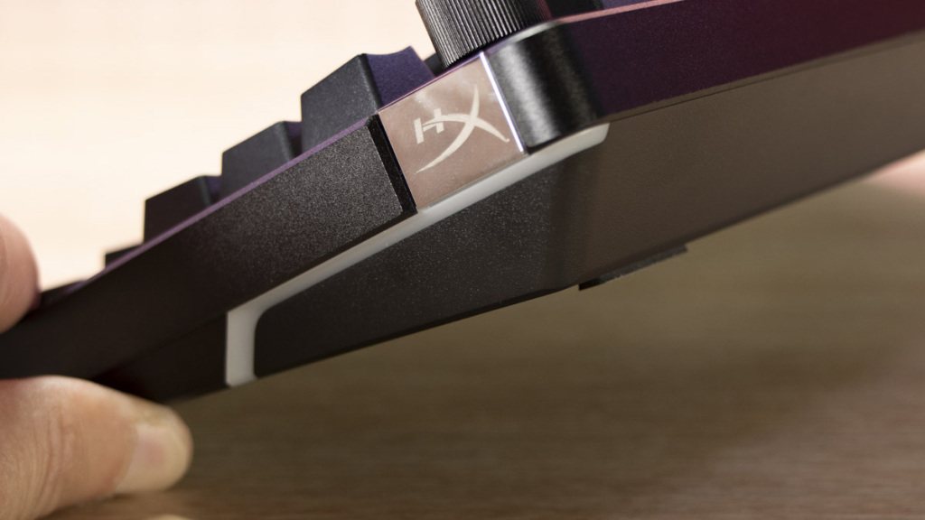 HyperX Alloy Rise 75 éclairage latéral