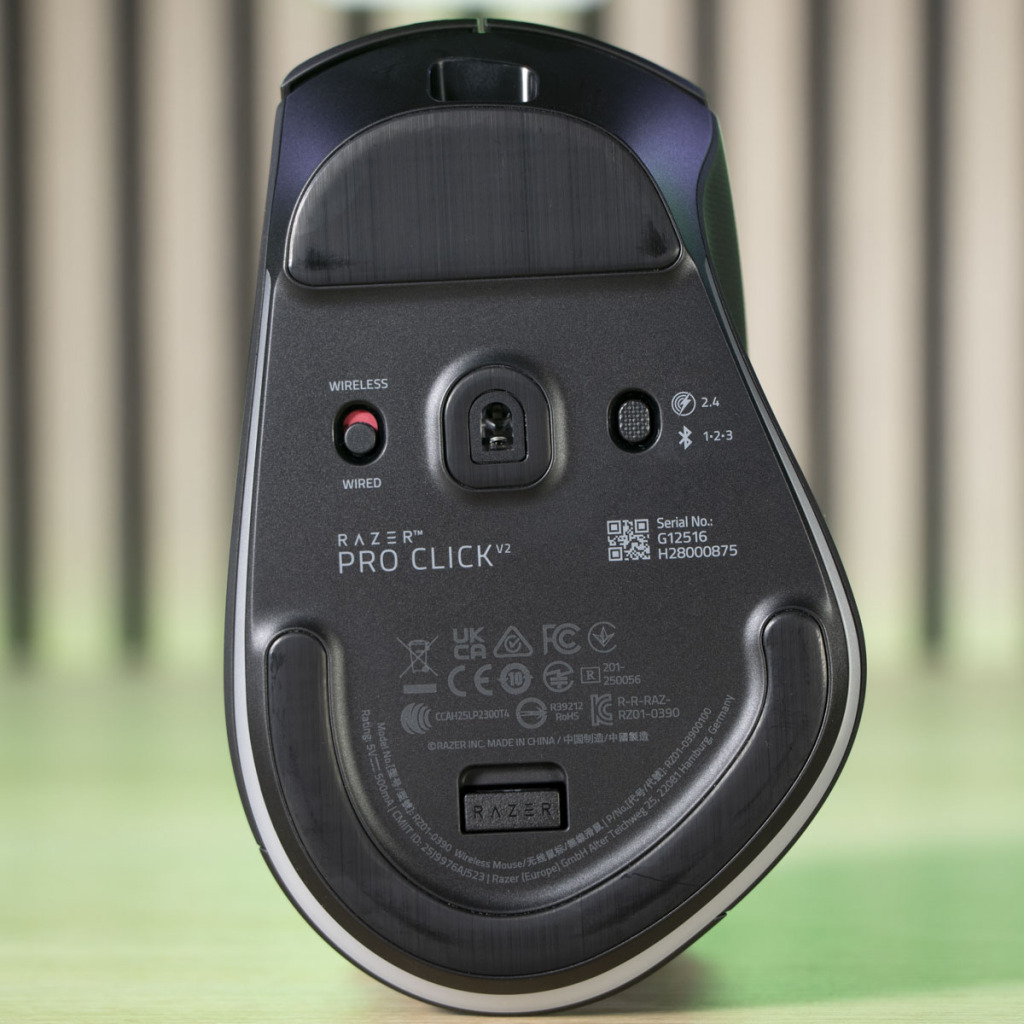 RAZER Pro Click V2 dessous
