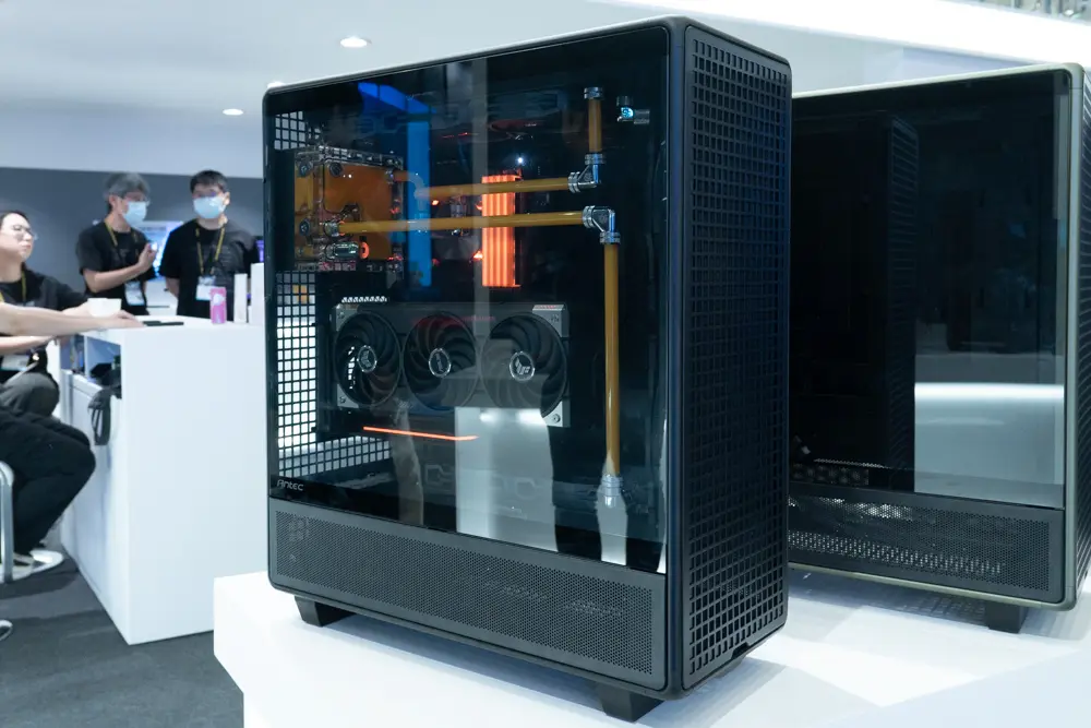 Antec impressionne au COMPUTEX 2025 avec le Nine Hundred et le Vortex View 5 ANTEC 2025 3
